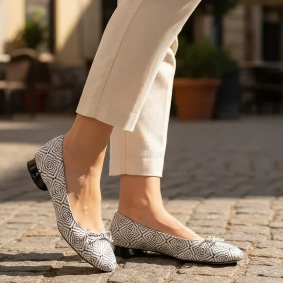 STUART WEITZMAN Leather Ballet Flats 8 Geometric Bows Stone Low Pile Suede RARE - Picture 16 of 16